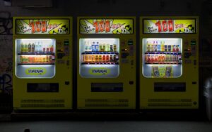 100均ショップの店内