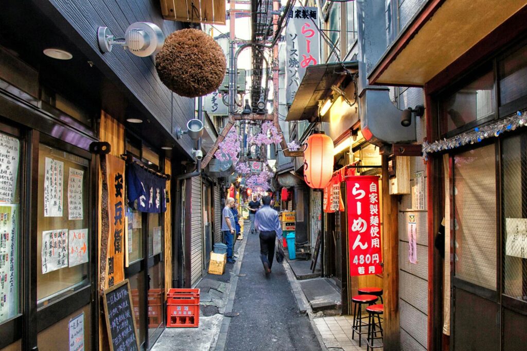 路地裏の隠れ家入口