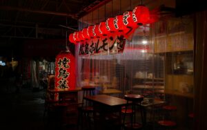 深夜の福岡の街と屋台