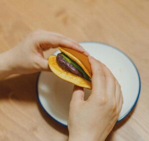 パンケーキとフルーツのスイーツ