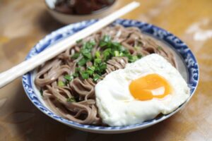 うどんの盛り付け