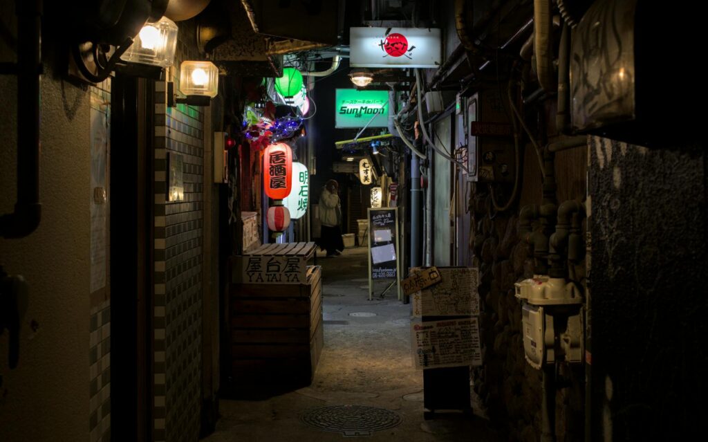 中洲屋台の提灯と那珂川